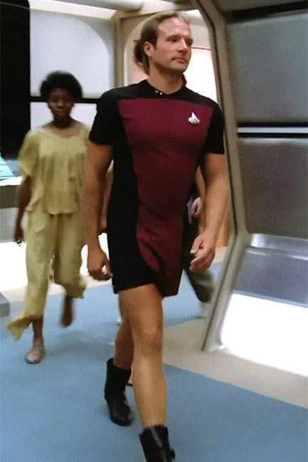 Tim Berners Lee? In Star Trek:TNG? Wearing a dress? : r/startrek