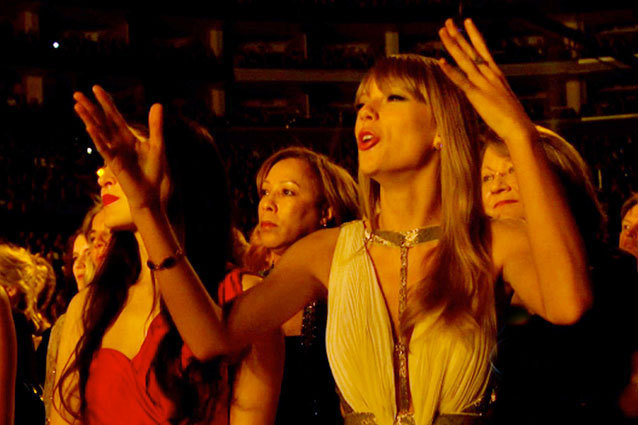 Taylor Swift - Grammys 2013 Sing-Along