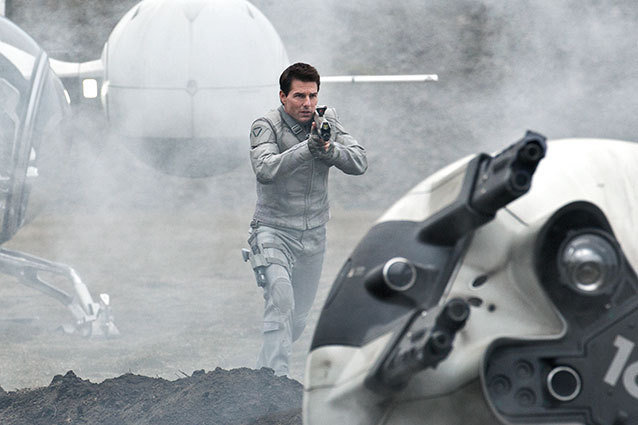 Tom Cruise in Oblivion trailer