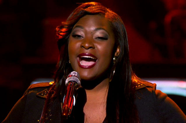 Candice Glover performs "Ordinary People" in Las Vegas