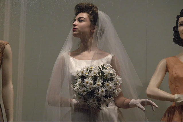 Mirrors - Mannequin Bride Mirrors - Mannequin Bride