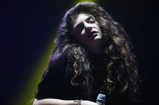 BYRON BAY, AUSTRALIA - JULY 28:  Lorde performs for fans on day 3 of the 2013 Splendour In The Grass Festival on July 28, 2013 in Byron Bay, Australia.  (Photo by Mark Metcalfe/Getty Images)