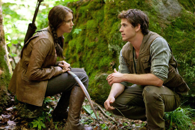 Katniss Everdeen (Jennifer Lawrence) and Gale Hawthorne (Liam Hemsworth) in THE HUNGER GAMES.