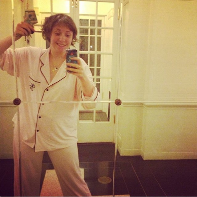 Lena Dunham Our Favorite Selfies Photos 