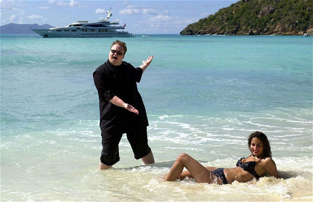 Kimdotcom beach photo