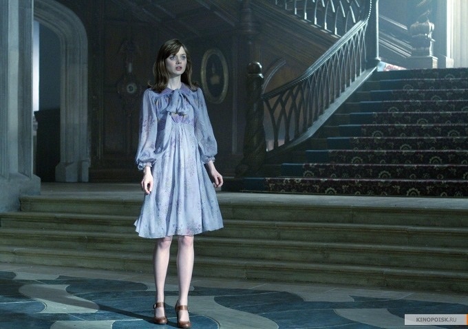 darkshadowsbellaheatcotestillstunned.jpg