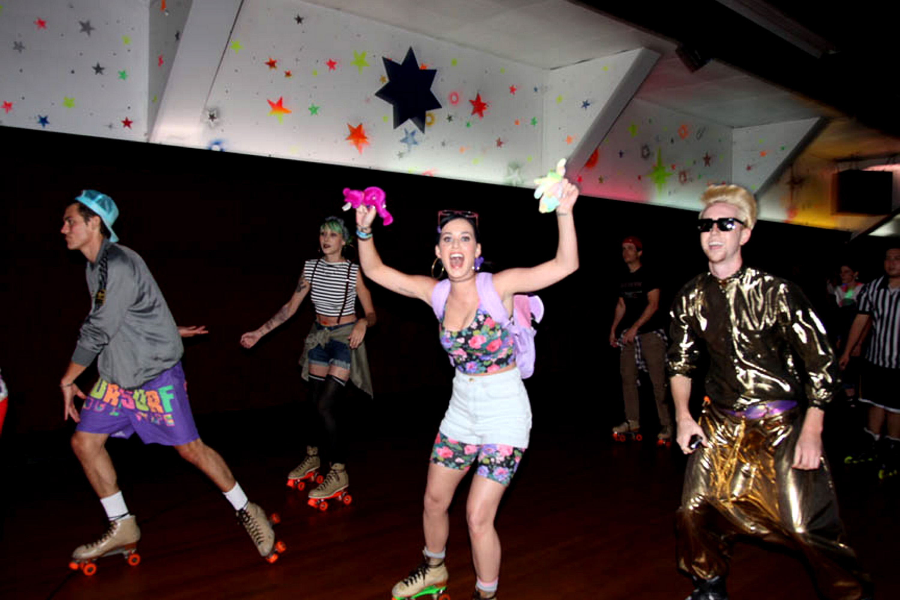 Katy Perry 90s Party3